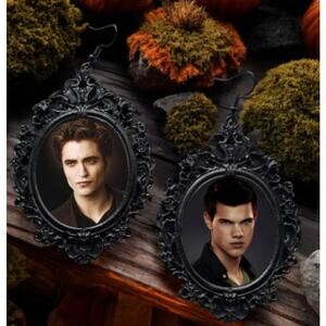 Twilight Earrings Team Edward VS Team Jacob Fantasy Vampire Romance Tribute
